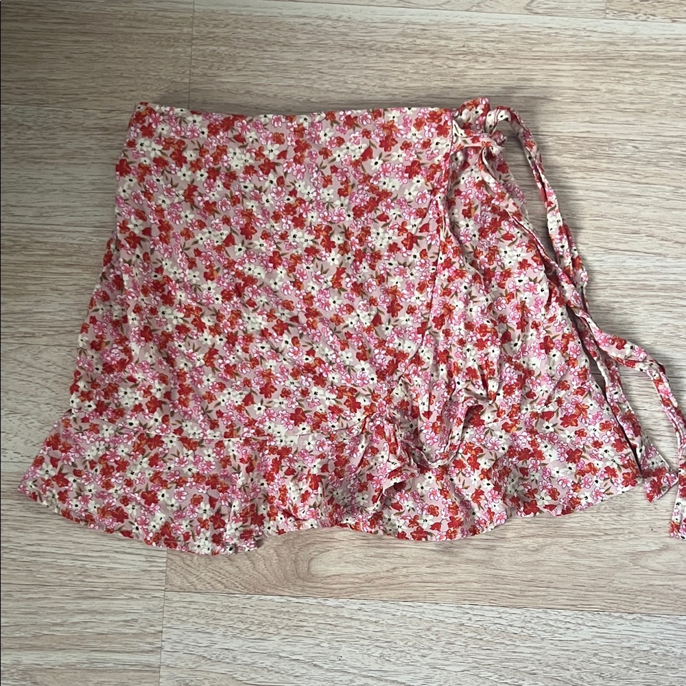 Joe Benbasset Floral Mini Skirt - Red and White